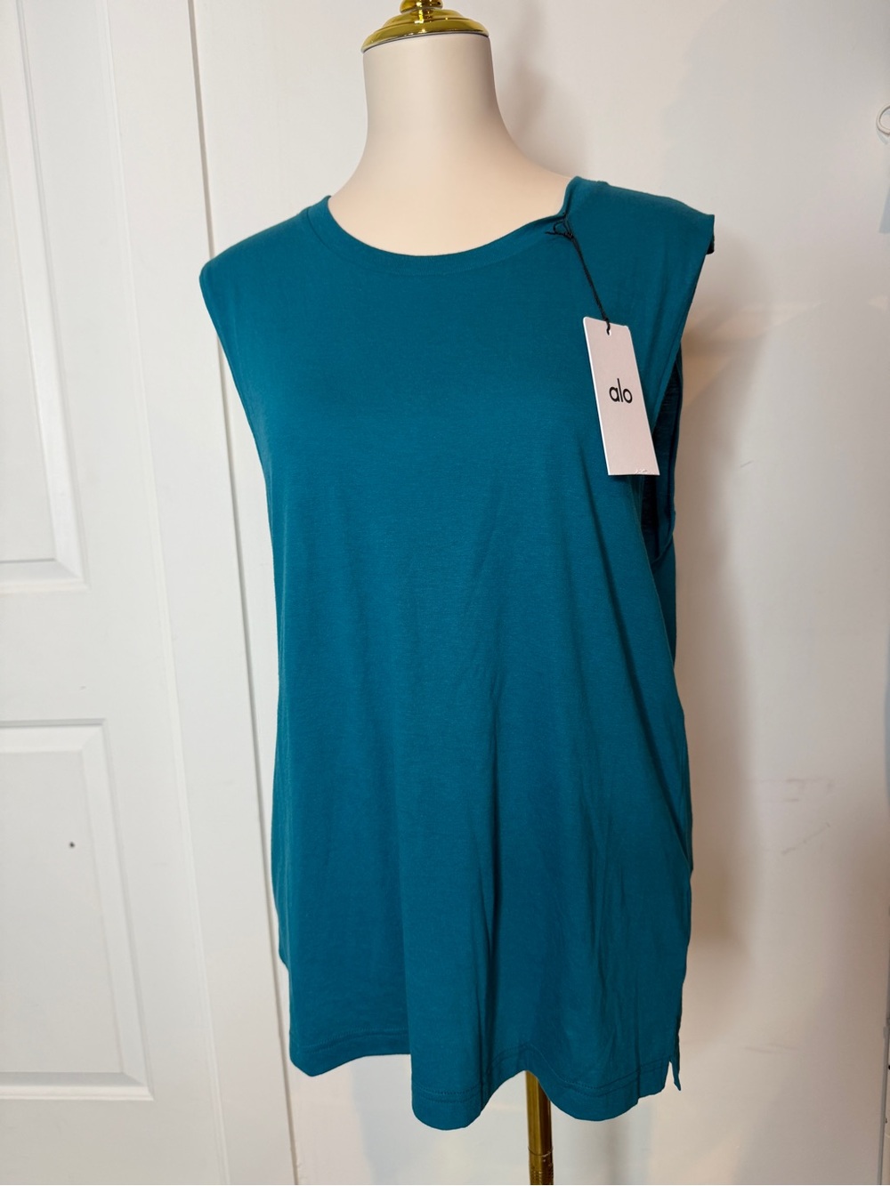 ALO Yoga Women's Teal Muscle Tee Tank Top